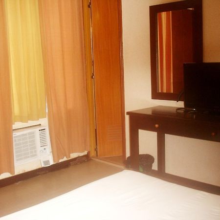 فندق Roxas Midtown المظهر الخارجي الصورة